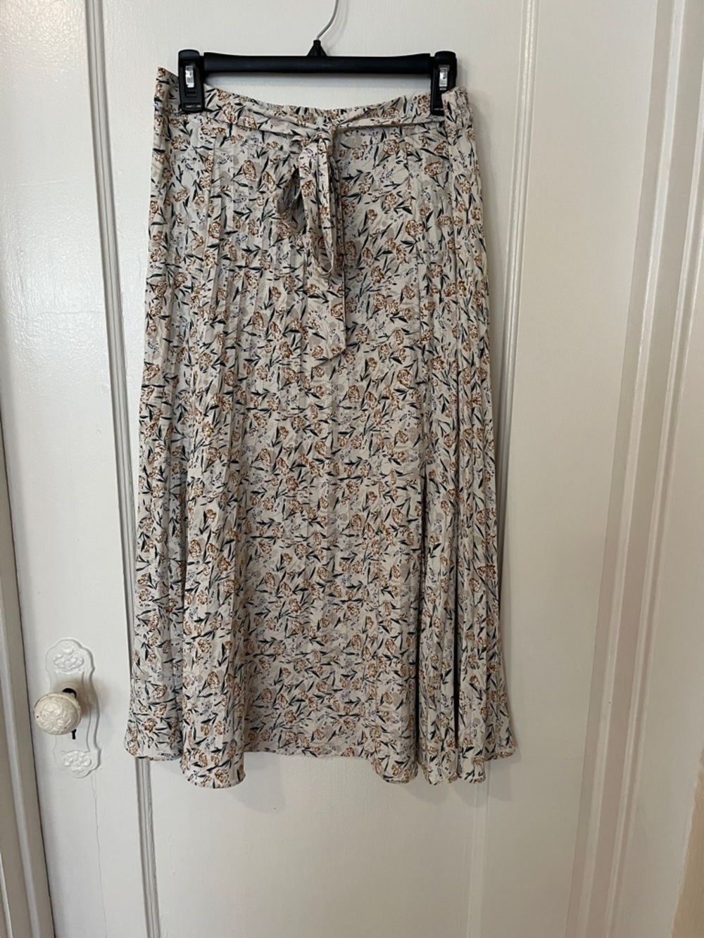 Skies Are Blue Pleated A-Line Skirt in White with Green & Tan Floral